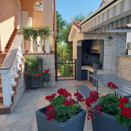 Apartment Vesna Πόρετς Εξωτερικό φωτογραφία