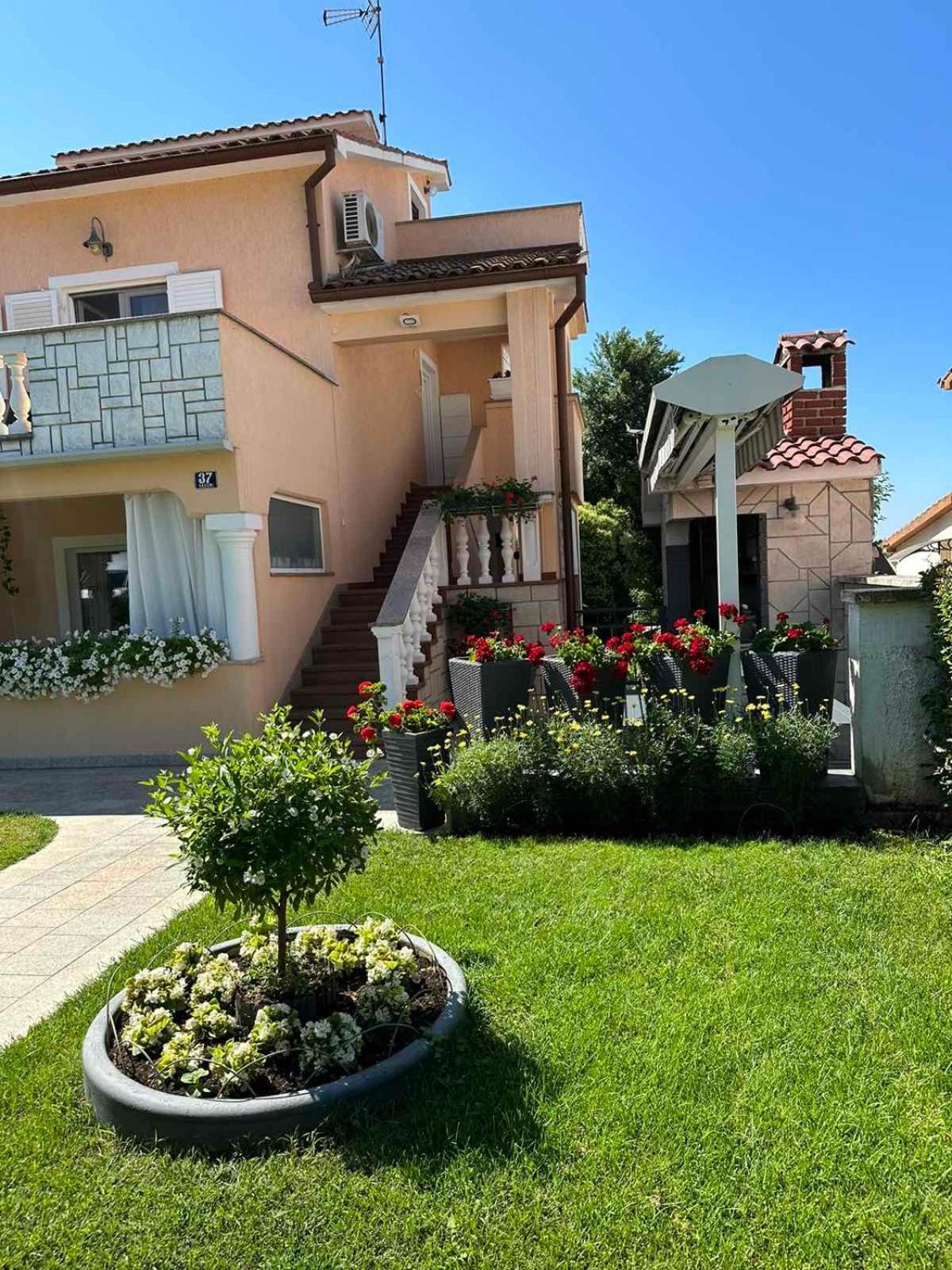 Apartment Vesna Πόρετς Εξωτερικό φωτογραφία