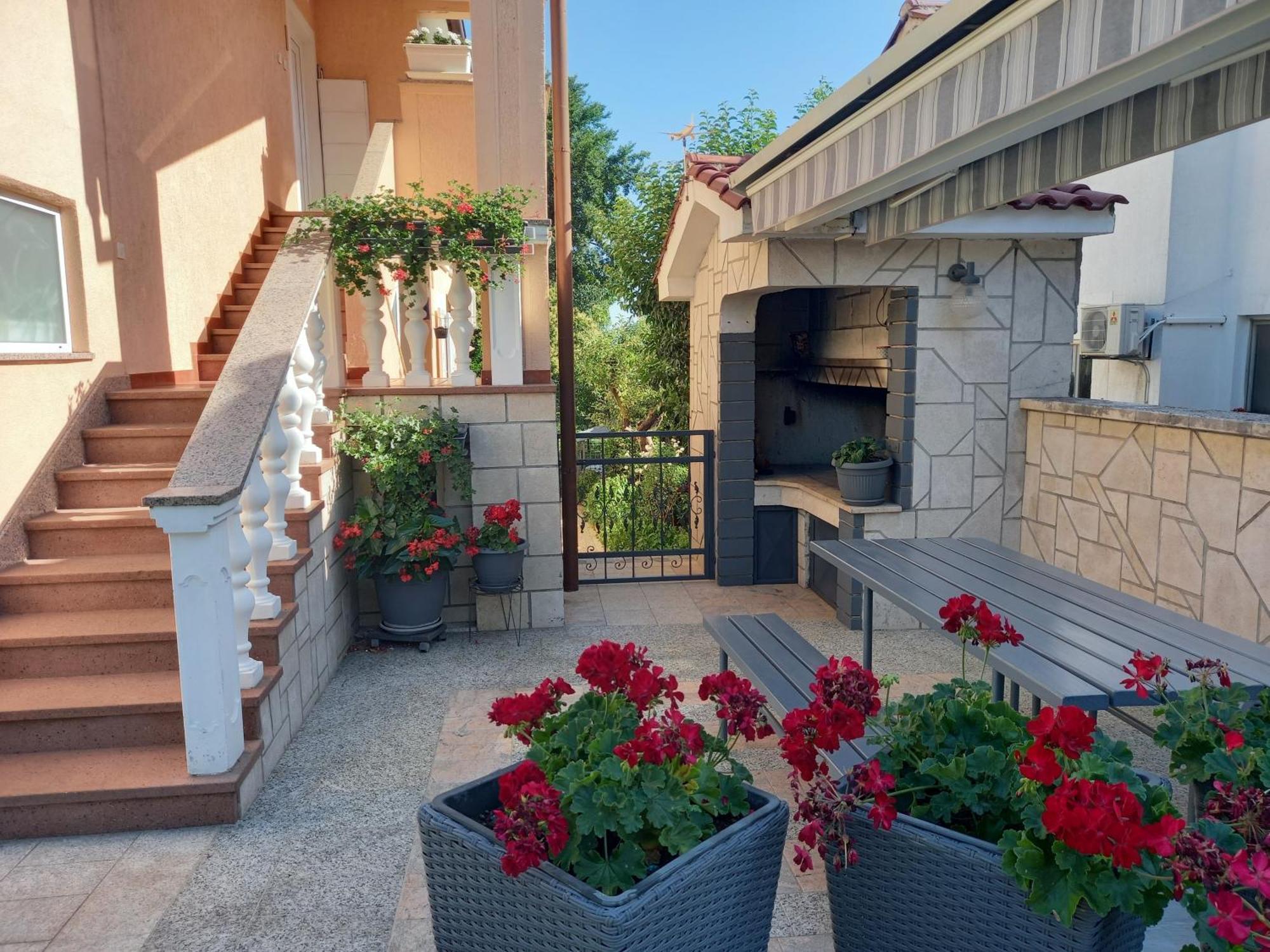 Apartment Vesna Πόρετς Εξωτερικό φωτογραφία