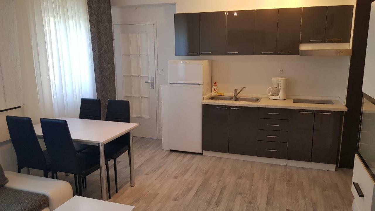 Apartment Vesna Πόρετς Εξωτερικό φωτογραφία