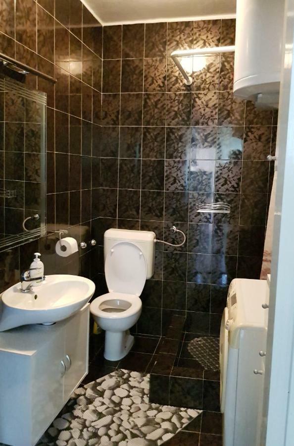 Apartment Vesna Πόρετς Εξωτερικό φωτογραφία