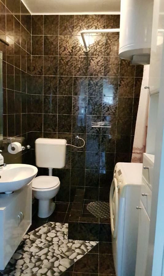 Apartment Vesna Πόρετς Εξωτερικό φωτογραφία